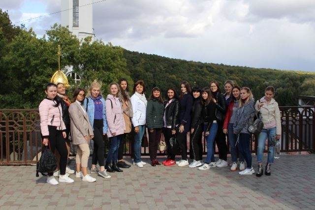 Студенти та викладачі факультету педагогіки і психології в Зарваниці